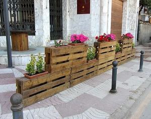 20 Cheap Ideas With Wooden Pallets - Inspirationalz Inspirationalz