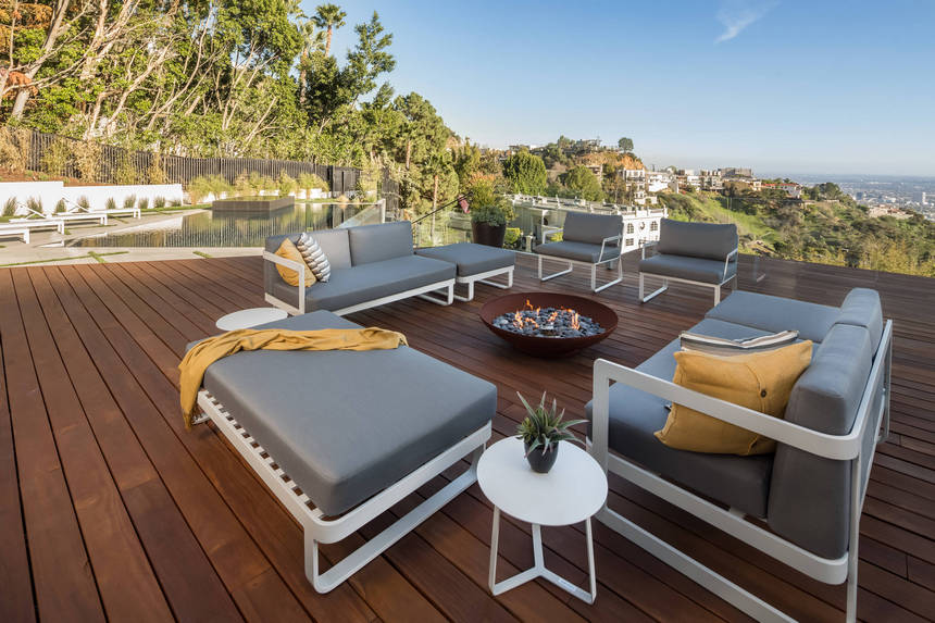 Rooftop Deck with a Fire Pit (4)