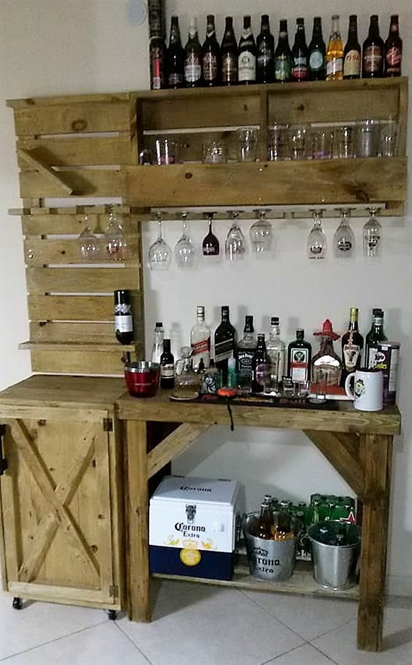 recycled pallets wooden wall bar